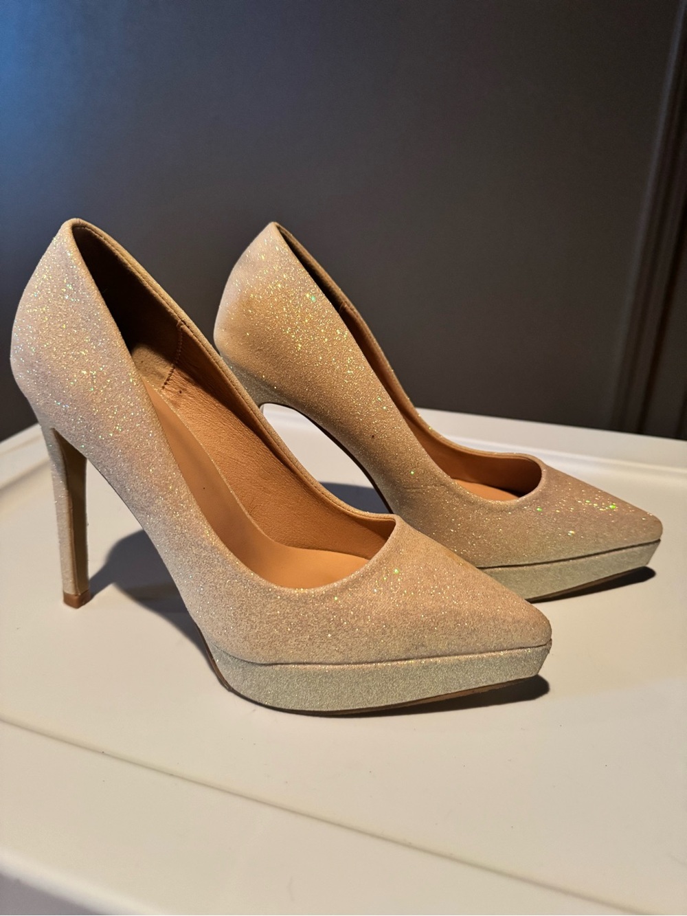 Elegant Women's Glitter Platform Pumps in Champagne